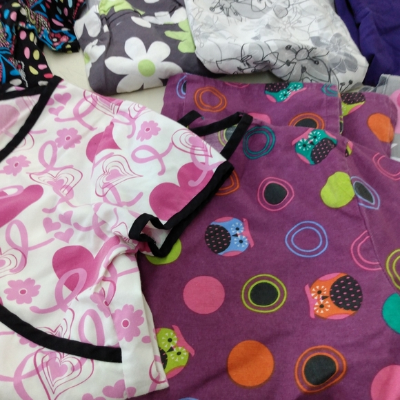 Scrubs $3 each piece all different brands - Picture 16 of 16